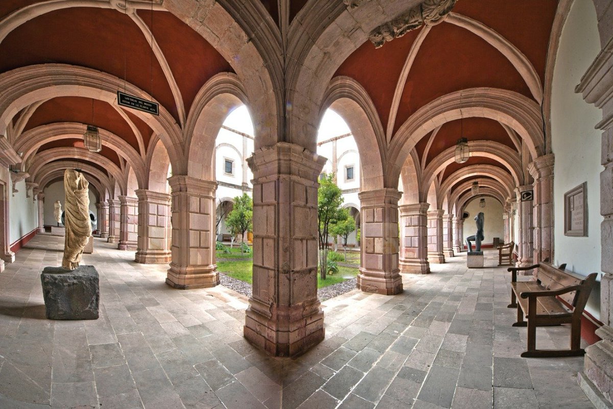 ZacatecasTravel's tweet photo. 😮 Antes este lugar fue un colegio, hospital, cuartel e incluso una cárcel de #ZacatecasDeslumbrante... Ahora aquí encuentras el 🎨 Museo Pedro Coronel dedicado a la exposición de la obra del pintor y de su colección privada que comprende obras de arte universal. 🌏 🖼 https://t.co/ifDyK6VJL0