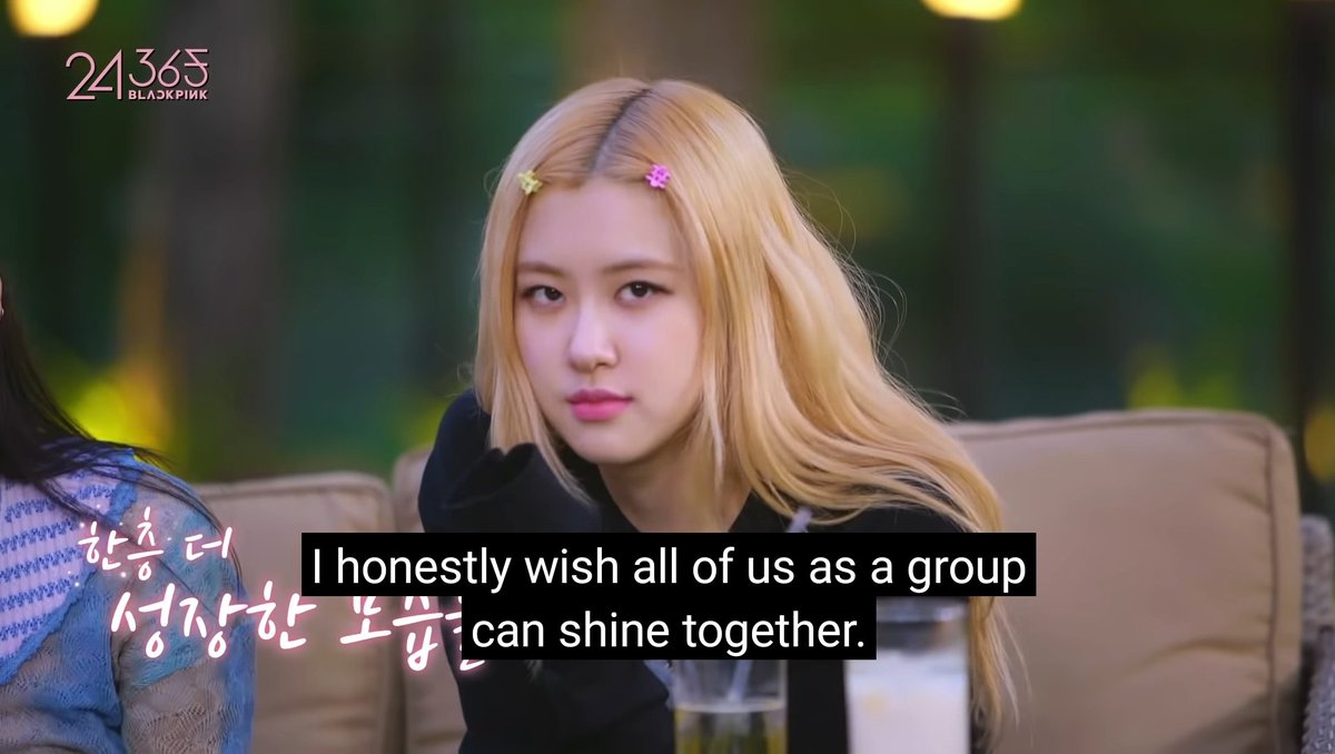 cyanblink's tweet photo. The girls have a message for all the akgaes out there. @Blackpink https://t.co/u2wty2CqHL