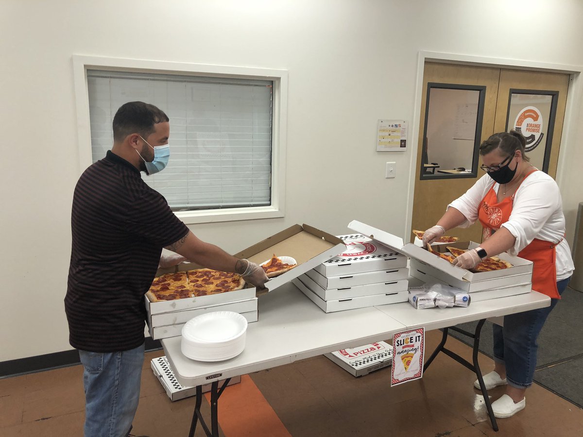 Anyway you Slice it our Associates are Amazing! Pizza 🍕 Party for everyone at 3216 <a href="/wjackblair/">Jack</a> <a href="/Lorrainbutler/">Lorraine</a> <a href="/rrc3216/">LevittownRRC3216</a> <a href="/Gretch314/">Gretchen</a> <a href="/Mcgalec99/">Kelly Schnatter</a> <a href="/troyer_paige/">Paige Troyer</a> @BacklinLisa