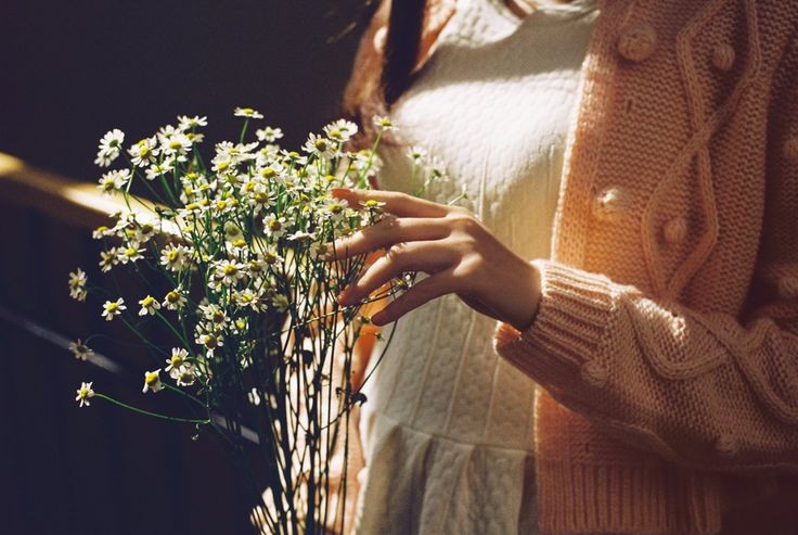 ‘사랑받지 못한다’고 생각하면 
‘사랑받지 못하는 상황’에만 눈길이 갑니다. 

‘행복하지 않다’고 생각하면 
‘행복하지 않은 일’만 머리에 떠오릅니다. 

‘안 된다’고 생각하니까 
‘안 되는 증거’만 모으게 됩니다.