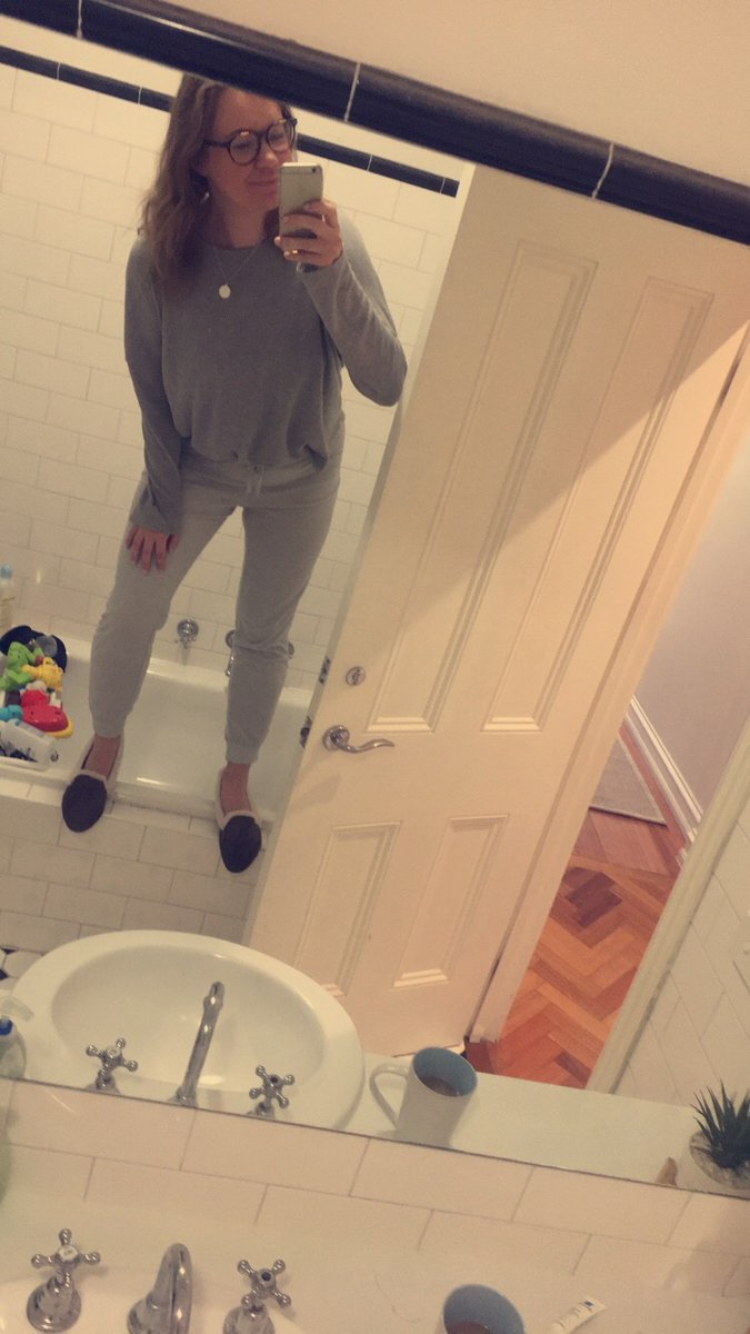 GoddessJ_ox's tweet photo. Lounge wear days are the best kind of days. The extent I go to taking a photo.... haven’t got a floor length mirror 🥺

#sugarbaby #sugardaddy #seekingarrangement #findom #cashcow #paypig #paypiggy https://t.co/EVkUP8dqd7