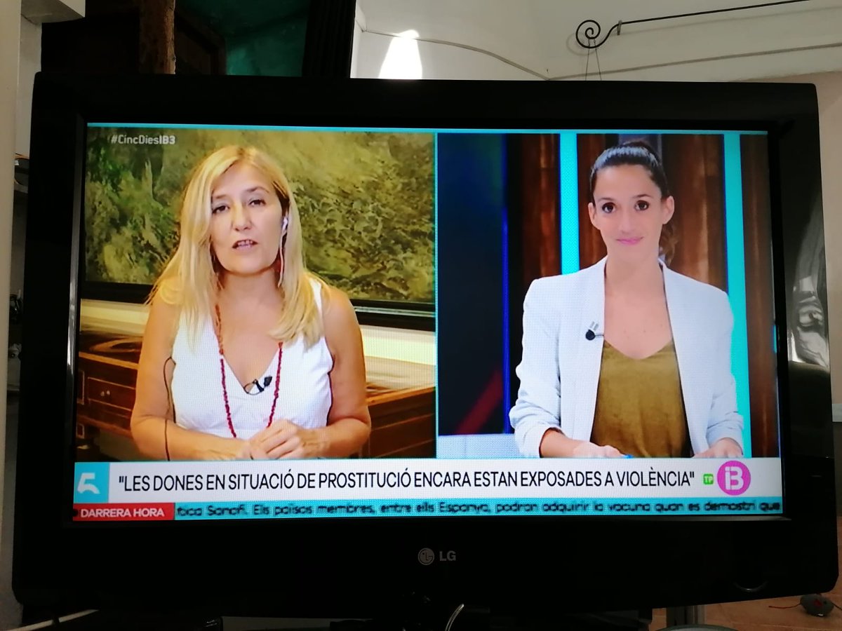 MdMIllesBalears's tweet photo. #NoDejamosNadieAtras dando alternativas a mujeres en situación de #prostitucion junto al @ConselldeMca
Hoy en el programa @CincDiesIB3 hemos explicado el proyecto #ObrintCamins de Emergencia.
💪Gracias a las mujeres valientes que han dado su testimonio
#ContigoSomosResistencia https://t.co/lKBOpljV2Q
