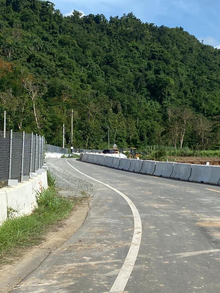 #Actualización 
Como les indiqué hace un rato ya vallas y rotulación instalada quedando solo un carril precaución por favor en la vía ya mañana estaremos en el tiro de asfalto les mantengo informados.
#Seguimos #Enfocado #SiemprePresente #CaminemosJuntos >>>#Resultados