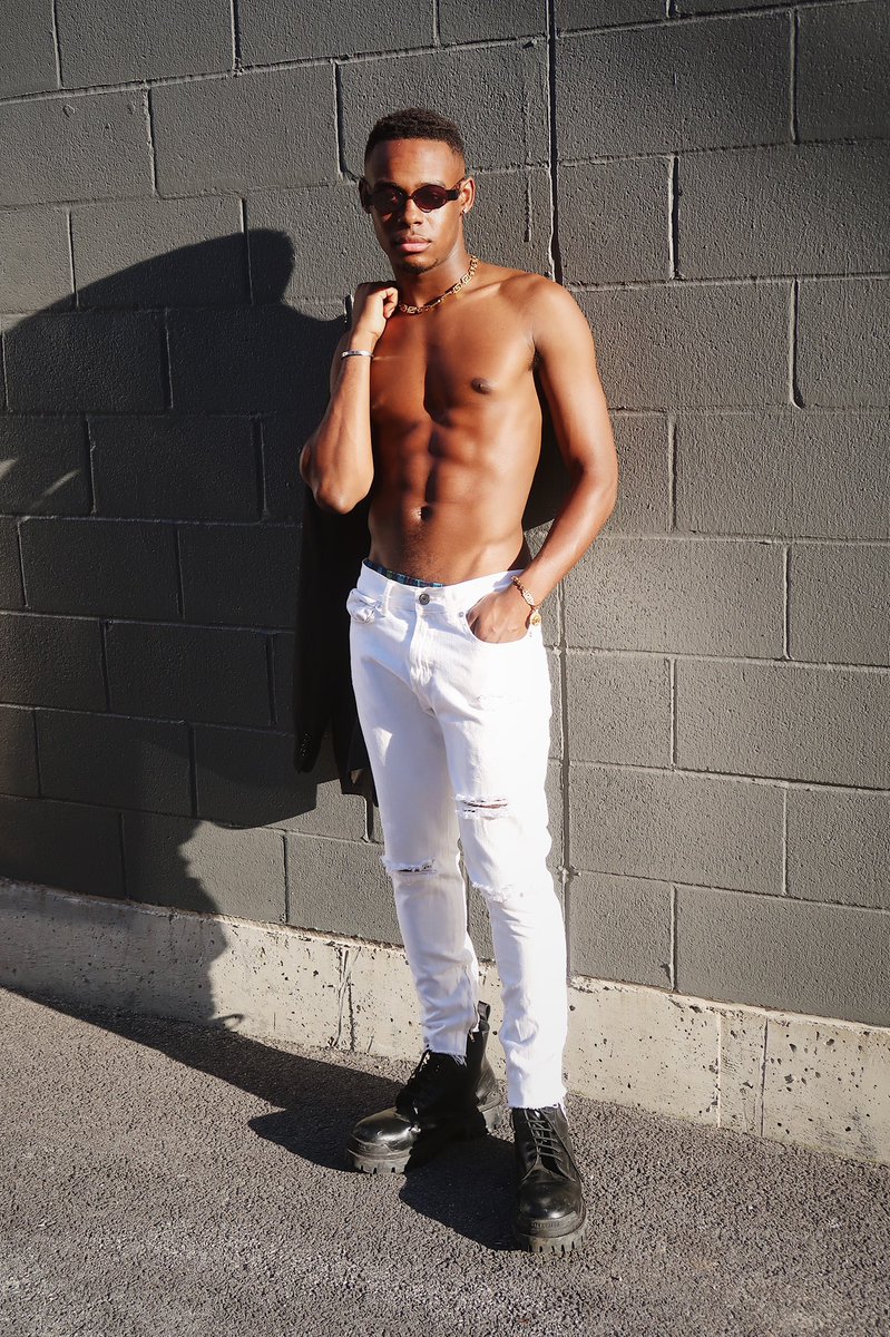 Ql328's tweet photo. University of Pennsylvania Pre-Med Scholar turned model? Every like or share could help in anyway! Pls tag anyone you think could help in my process 🥺 https://t.co/MVTEEjJdxW