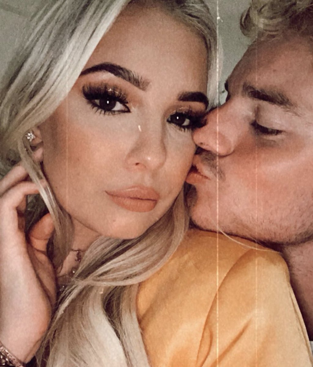 chxrlottetaylor's tweet photo. get yourself a relationship like THIS🥺 https://t.co/gRNetZqjfX