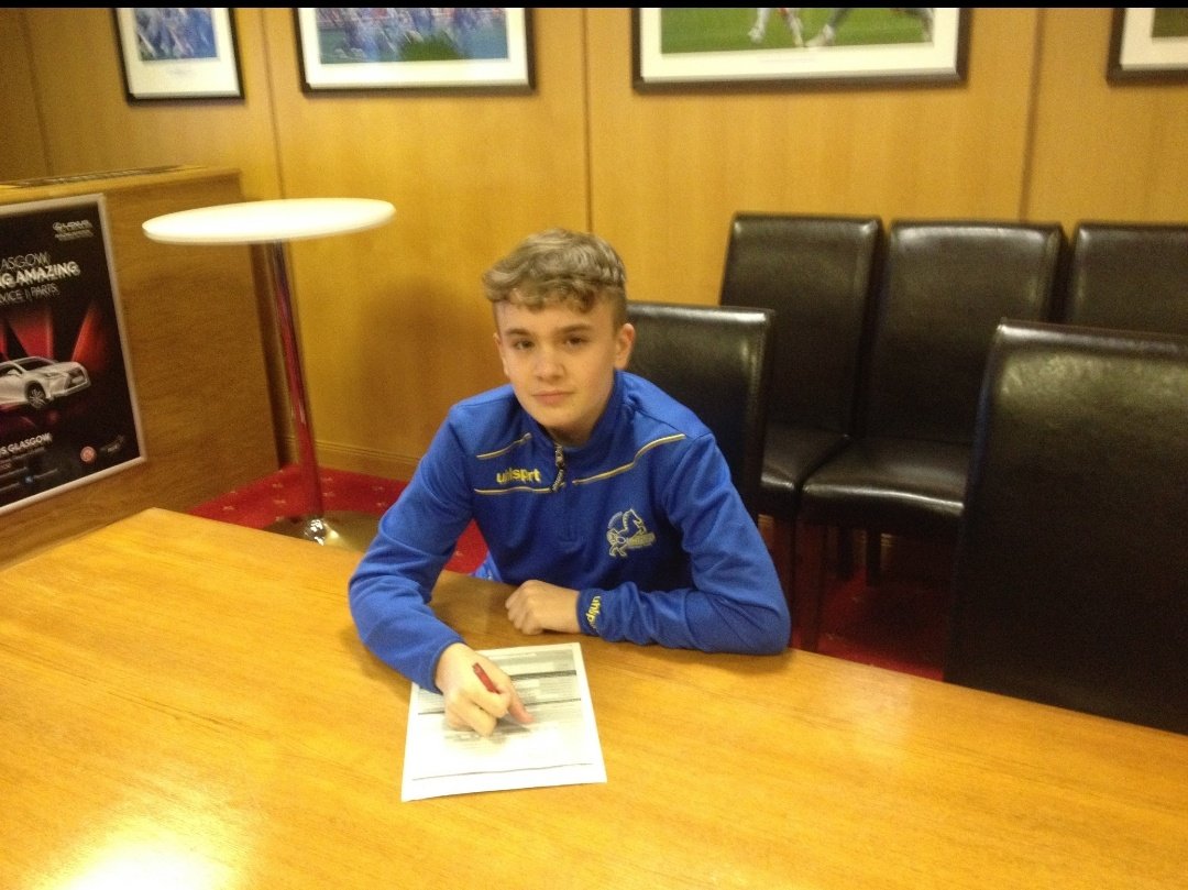 pirrie_jonathan's tweet photo. Time flies when you're having fun ! Real hard work starts now for him . #prouddad #Accies ⚽️🔴⚪ https://t.co/syXiXBLKrs