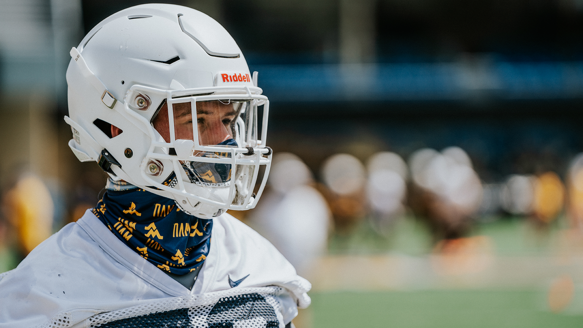 WVUfootball's tweet photo. Summer Heat ☀️🌡️

#HailWV | #TrustTheClimb https://t.co/WIkFLZYuSr