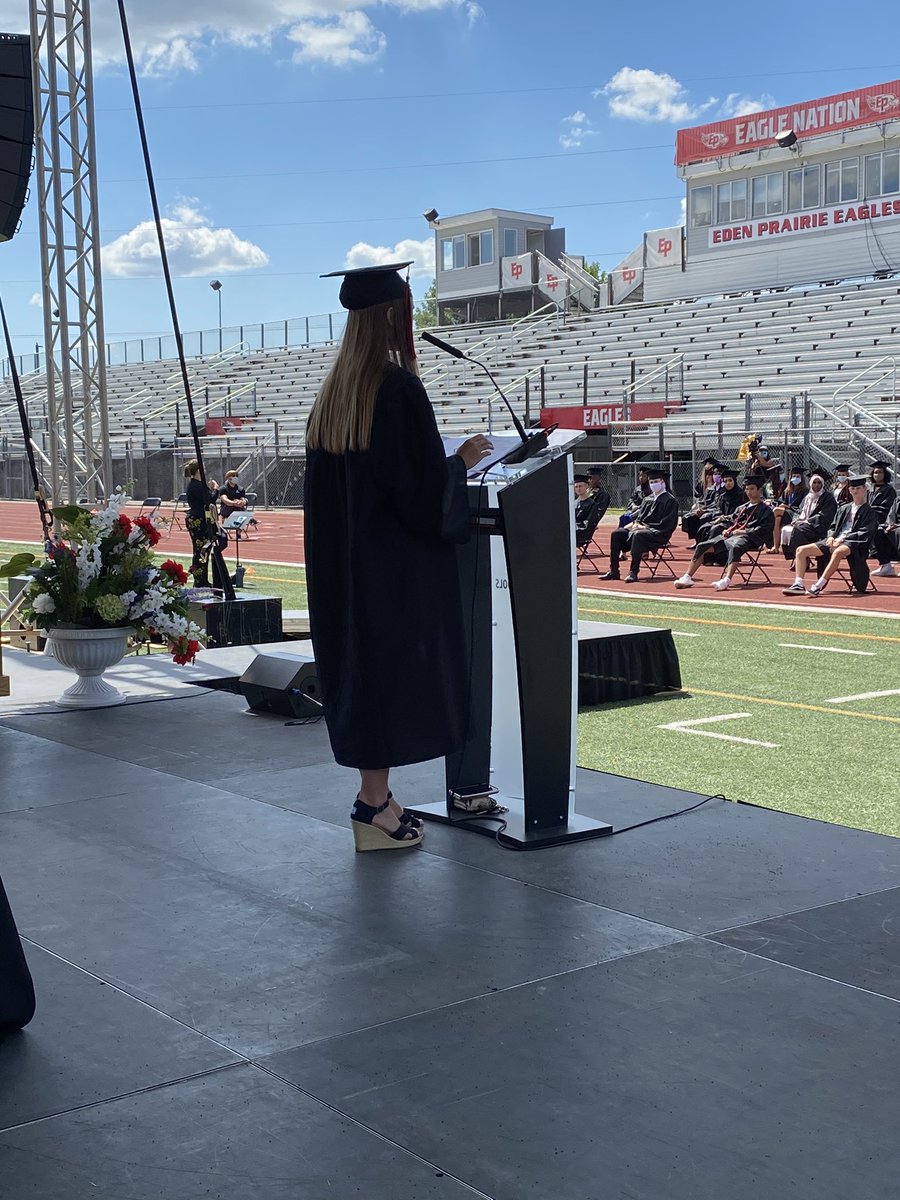 DrStacieStanley's tweet photo. A BEAUTIFUL day for @EPS272 graduation(s)!  #classof2020 #EagleNation https://t.co/2CgF6sz7em