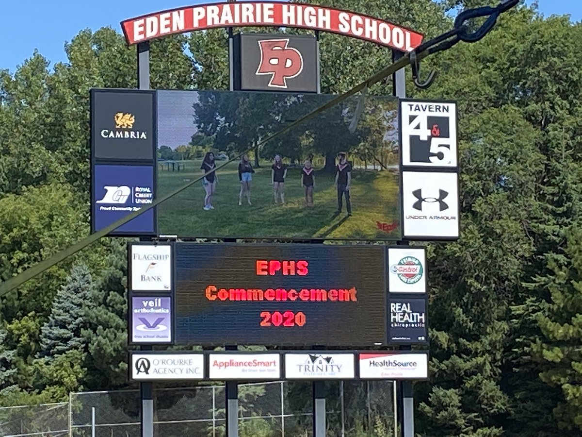 DrStacieStanley's tweet photo. A BEAUTIFUL day for @EPS272 graduation(s)!  #classof2020 #EagleNation https://t.co/2CgF6sz7em