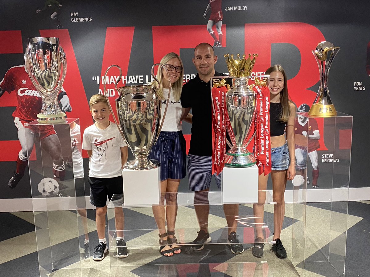 Not everyday you can get a picture with these 4....... some decent trophies too 🏆🏆🏆🏆