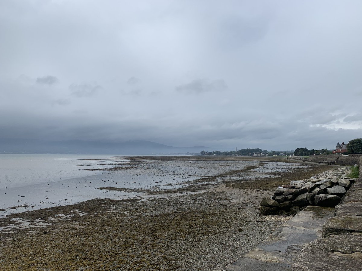 Solutions2Bus's tweet image. The sun tried really hard to brighten what had been a wet blustery day in beautiful Rostrevor, Co Down #rostrevorcodown #themournemountains #SeaSide