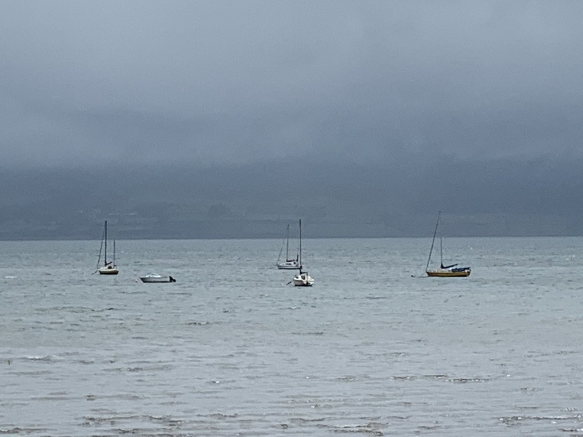 Solutions2Bus's tweet image. The sun tried really hard to brighten what had been a wet blustery day in beautiful Rostrevor, Co Down #rostrevorcodown #themournemountains #SeaSide
