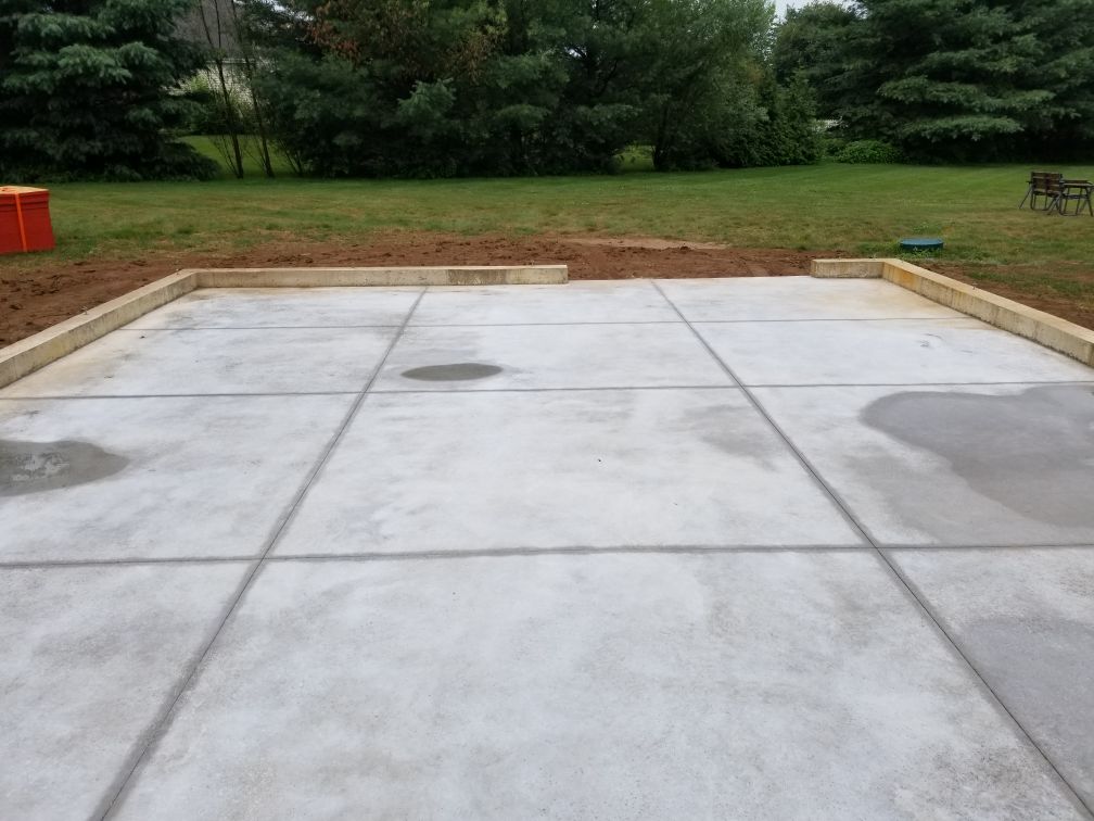 NewLeafRemodel's tweet photo. Ahh summer! What a lovely time for new decks and a garage with a breezeway! https://t.co/mfprTAttyn