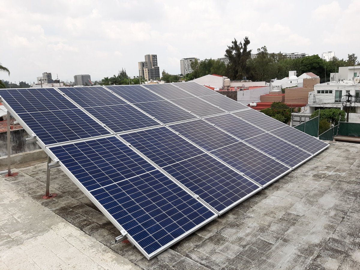 JesusRobertoGo's tweet photo. #fotovoltaicos 
#solaren https://t.co/CtSNS0vZoS