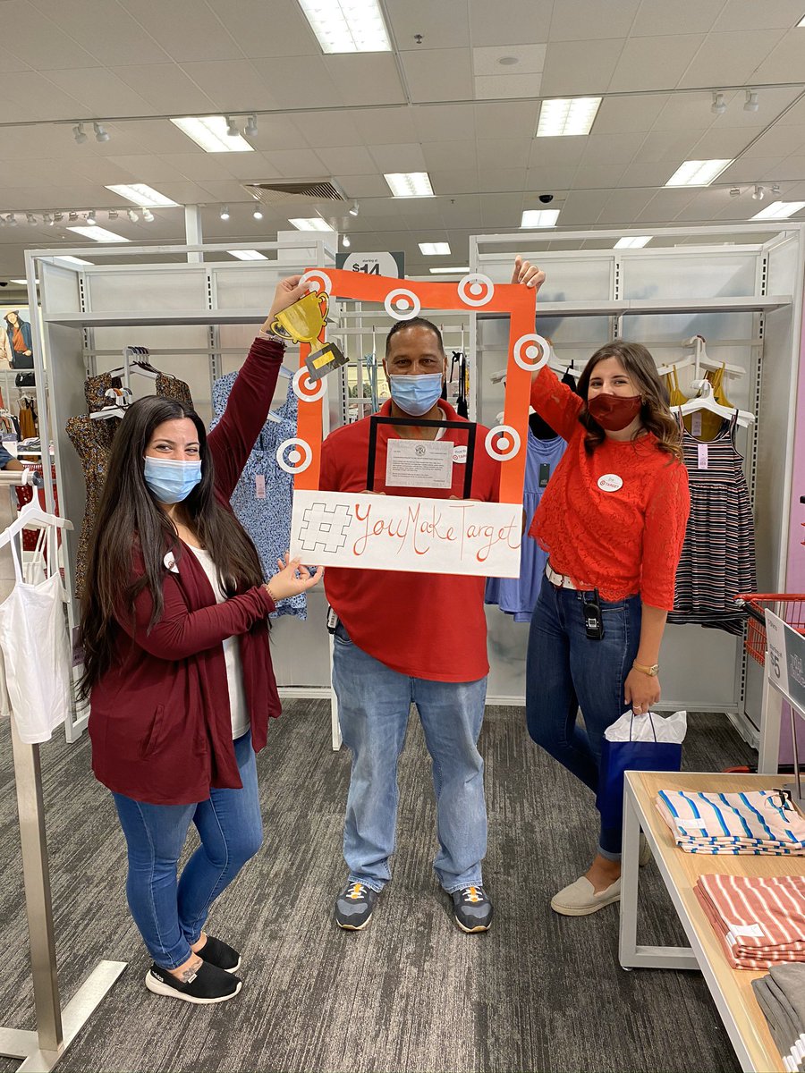 Ending July with some well deserved recognition to one of our Fulfillment Experts 🎉 Way to go Ricardo, keep servicing our guest through fulfilling our digital orders! 🛒  #YouMakeTargetAwardWinner #WorkSomeWhereYouLove 🎯 <a href="/jf_powers/">Jessica</a> <a href="/andilett/">Andi Lett</a> @BaroAmanda <a href="/ginadeamore/">gina.</a>