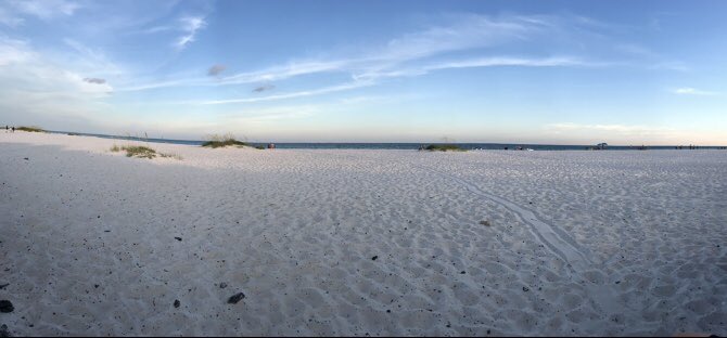 retiremenow27's tweet photo. It’s 5 o’clock for me. #totaldisconnect #Saltlife #vacation https://t.co/fUjakzaF1C