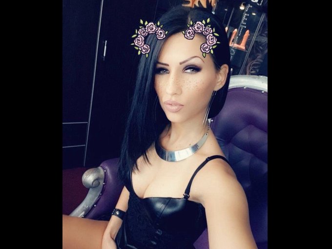 I'm online right now on skyprivate (live skype sessions). my private profile: https://t.co/m3vqrU4xot<a href="/tag/mistress"class="tags"><span>#mistress</span></a>