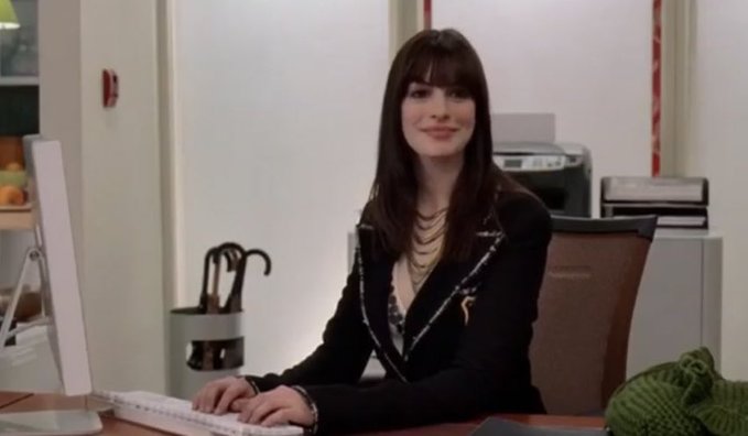 -¿Estás enviando...
- El CV a trabajosihay@contenidoselrey.com para el cargo de COPY en El Rey? Sí, así es… 

#TrabajoSiHay