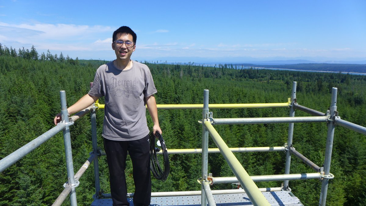 envmet's tweet photo. Congratulations to @sclee_micromet on his excellent PhD defence today @UBCgeog! Proud to see his fundamental contributions on partitioning C-fluxes and quantifying light inhibition using eddy covariance and stable isotopes over a West Coast forest ecosystem. https://t.co/mftO9EZF1S