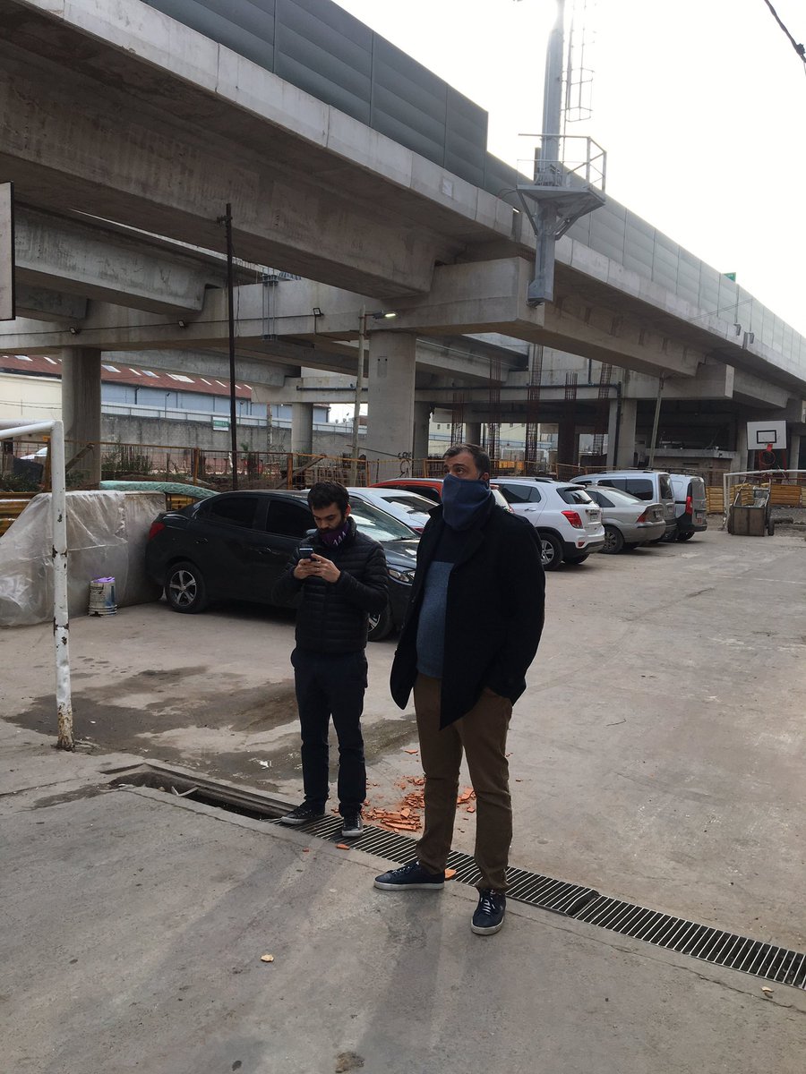M_ClubTorino's tweet photo. Esta mañana estuve acompañando a @JuanMaquieyra presidente de @IVCBuenosAires, @Salas_Gabriel y #LucasFornari en una recorrida por barrio #LaCarbonilla.

@MariaMigliore  @horaciorlarreta https://t.co/IFYIQM62Oe