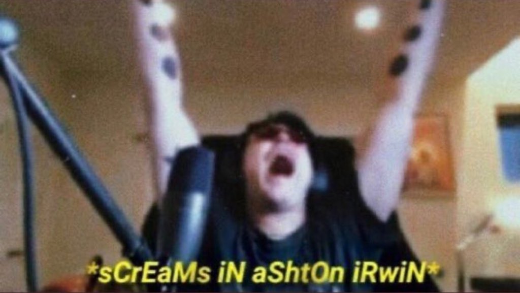 f1cami's tweet image. LOUDERRER #5sosworlddomination