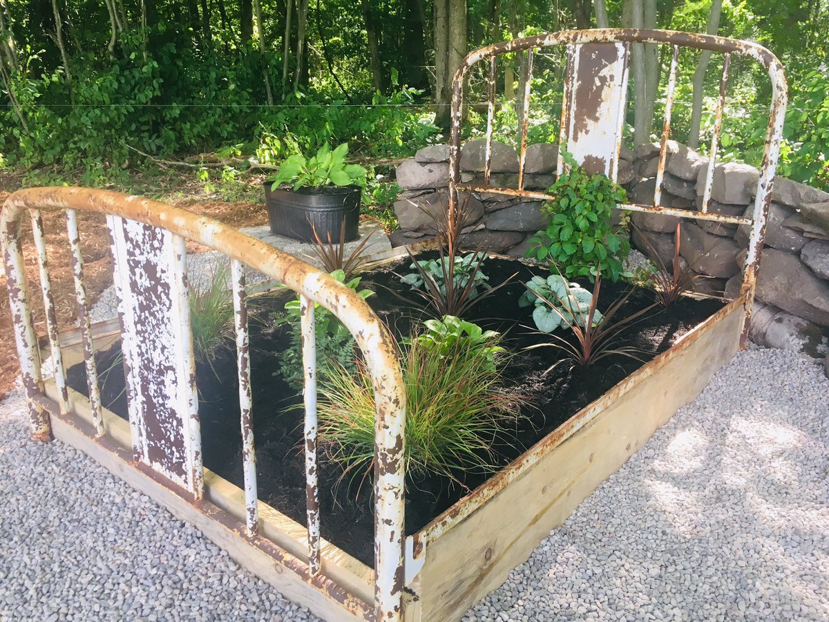 mmellanie's tweet image. Latest little project = DONE! I imagine it will look better once everything gets established properly. So next year. 🙄However, pretty happy with the results so far. 🙂#leedscounty #home #backyardprojects