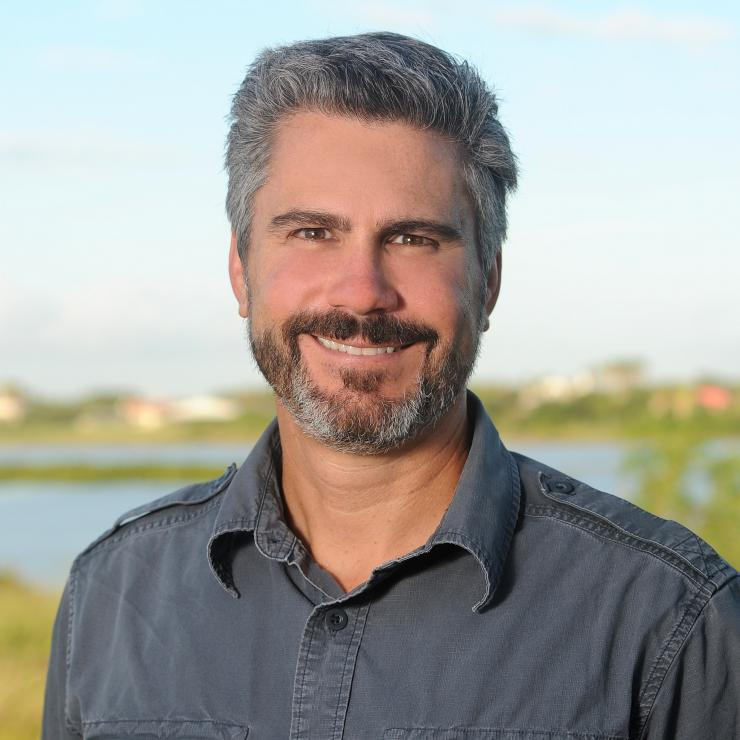 Join <a href="/IslandCampus/">Texas A&M-Corpus Christi</a> and HRI in congratulating Dr. David Yoskowitz on his appointment as Senior Executive Director.  As current Endowed Chair and Associate Director, he will continue HRI's role in multi-disciplinary research and partnerships across the Gulf: bit.ly/2D78V0e