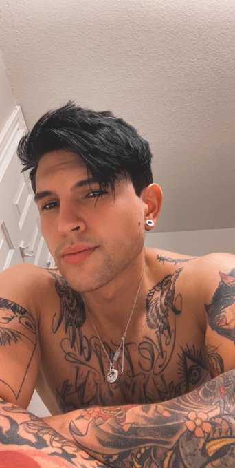 Two https://t.co/b3vtYhsJK5