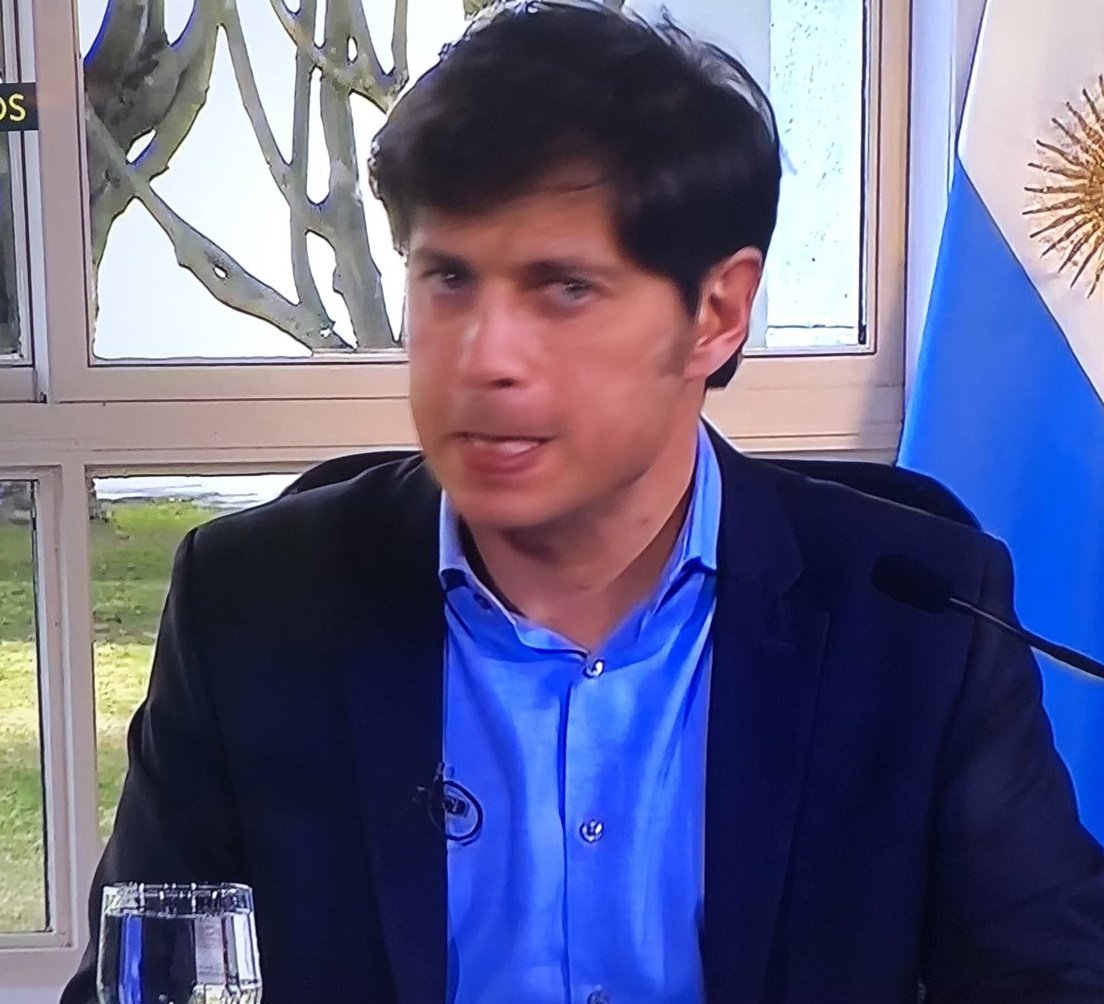 elroockie27's tweet photo. - mamá, Kicillof me está haciendo caras!!! https://t.co/9uT3zVXocl