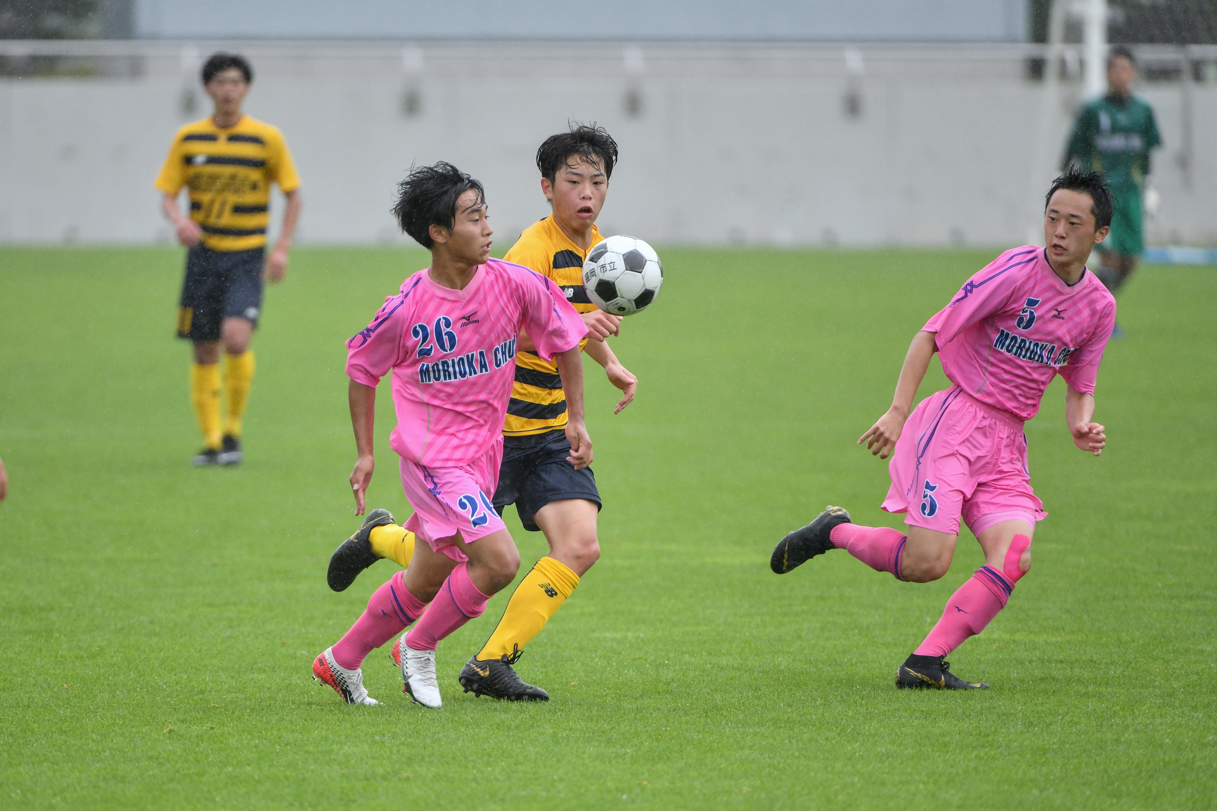 スタンダード編集部 Standard臨時増刊号では盛岡中央高校サッカー部を取材しました 前戦から猛然とハイプレスをかけ ショートカウンターで仕留めるスタイルは必見です T Co Nfpnoujawo Twitter
