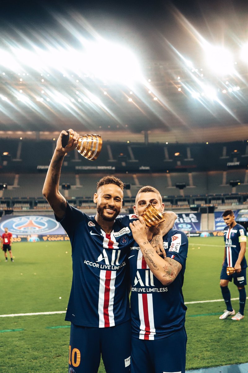 CoupeLigueBKT's tweet photo. Bromance bis 🤪🤪

#PSGOL https://t.co/1cQ0kqU1YR