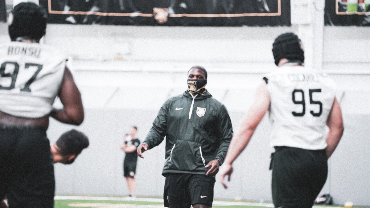 ArmyWP_Football's tweet photo. You can't cheat the grind.  

#GoArmy https://t.co/nQ7oYS3oSU