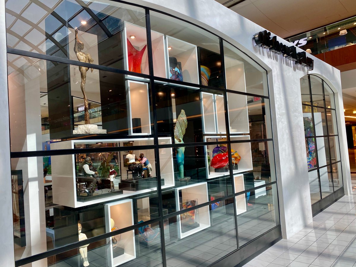 offthewallone's tweet photo. Meet our beautiful new sister #artgallery - The brand new light and airy "L’Atelier Off The Wall" is ready!
Located in Galleria One, Level 1 – Suite K102B
Across from Prada and Ferragamo @HoustonGalleria
#offthewallgallery #art #houston #atelieroffthewall https://t.co/mI8mrIKQsu