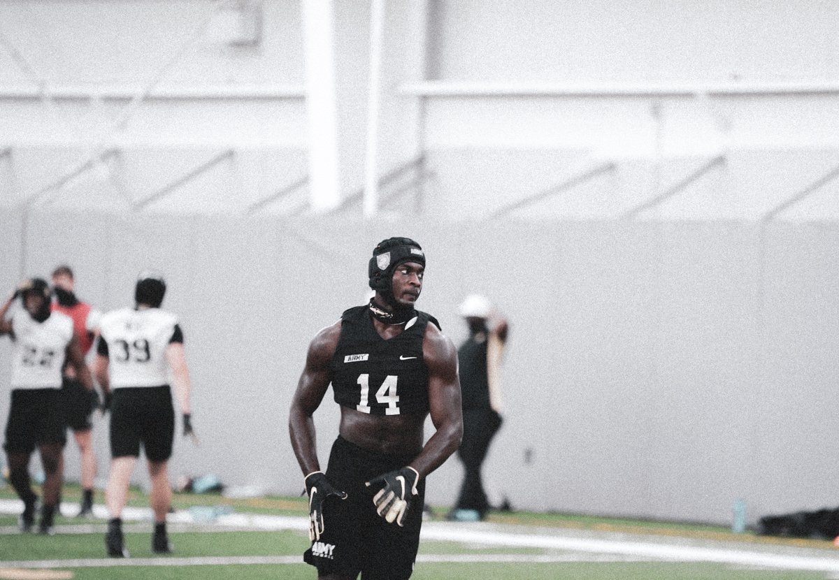 ArmyWP_Football's tweet photo. You can't cheat the grind.  

#GoArmy https://t.co/nQ7oYS3oSU