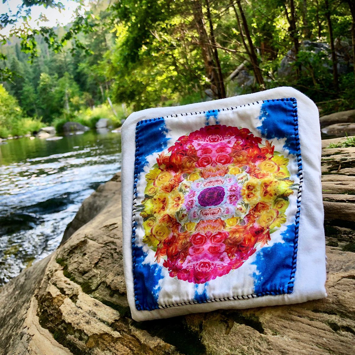 ecotextileprint's tweet photo. Hand-stitched Eco-Art by @AsherSinclaire with GOTS Fiberactive Organics organic cotton thread and fairtrade @haenow #gots #naturaltextiles #organiccotton #haenow #organiccotton #ecoart #fiberactiveorganics #GlobalOrganicTextileStandard #ecoartist #ecotextiels https://t.co/mJEQPtyhPa