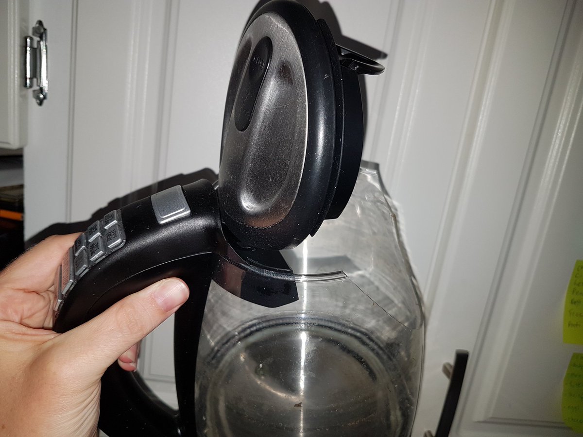 Happyh313's tweet photo. @amazon I emailed customer support and did not hear back so trying this way Gifted this for Christmas 1st few weeks the buttons pain start to wear. It is only 6 months, this is now what I'm left with.  The person got it for me bc theirs worked so well with no issues. https://t.co/QXUu2jmX8S