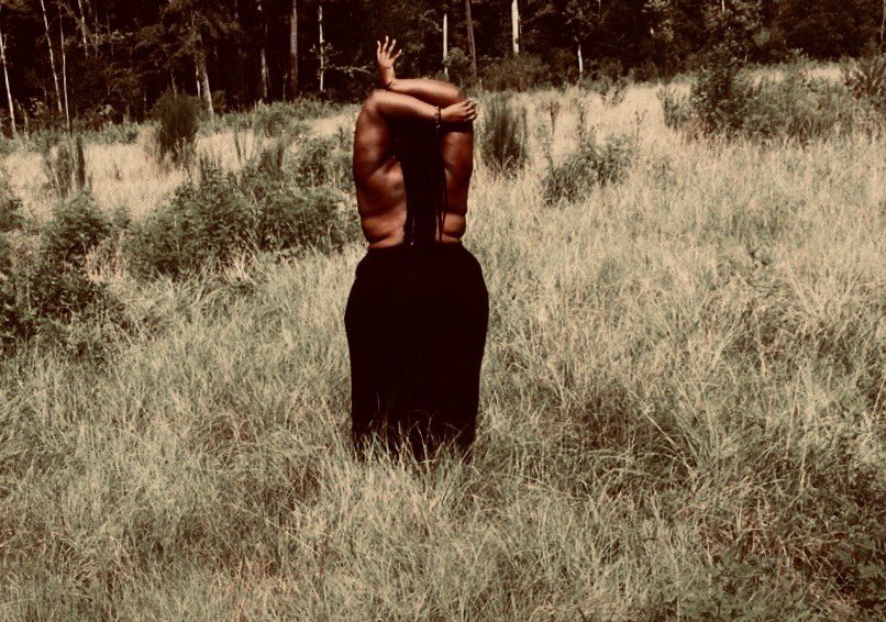Tripl3Nipple's tweet photo. Did you get your Vitamin D today? #bigfinefriday #bbw #letthemtittiesbreathe #thickwomen #curvywomen #ihatebras #free #nature https://t.co/cKvtyXUNCp