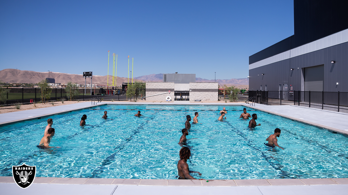 Raiders's tweet photo. How we beat the Vegas heat 🌡️

📸 » https://t.co/fzC5uvcqmn https://t.co/JjalQZyxuV