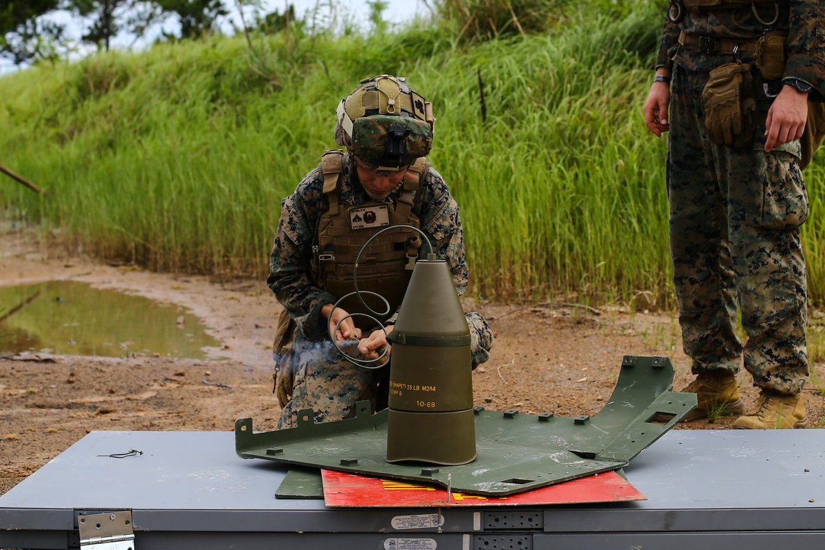 3rdMLG's tweet photo. Spicy Wires
@USMC Cpl. Kristopher Reyes, a fire team leader with 9th ESB, 3rd MLG, initiates fuse wire at Demo Range 2, Camp Hansen, Okinawa, Japan, July 8 2020. (U.S. Marine Corps photo by Cpl. Ryan Harvey)
#okimarines #demorange #detonation #c4 #fusewire #ordnance #hansen https://t.co/SFo9uqqZgO