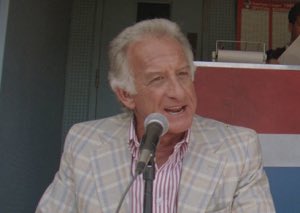 Roberts walks Escobar to get to Walker. Obviously Roberts is thinking. I don’t know what the hell he’s thinking!
#dodgers