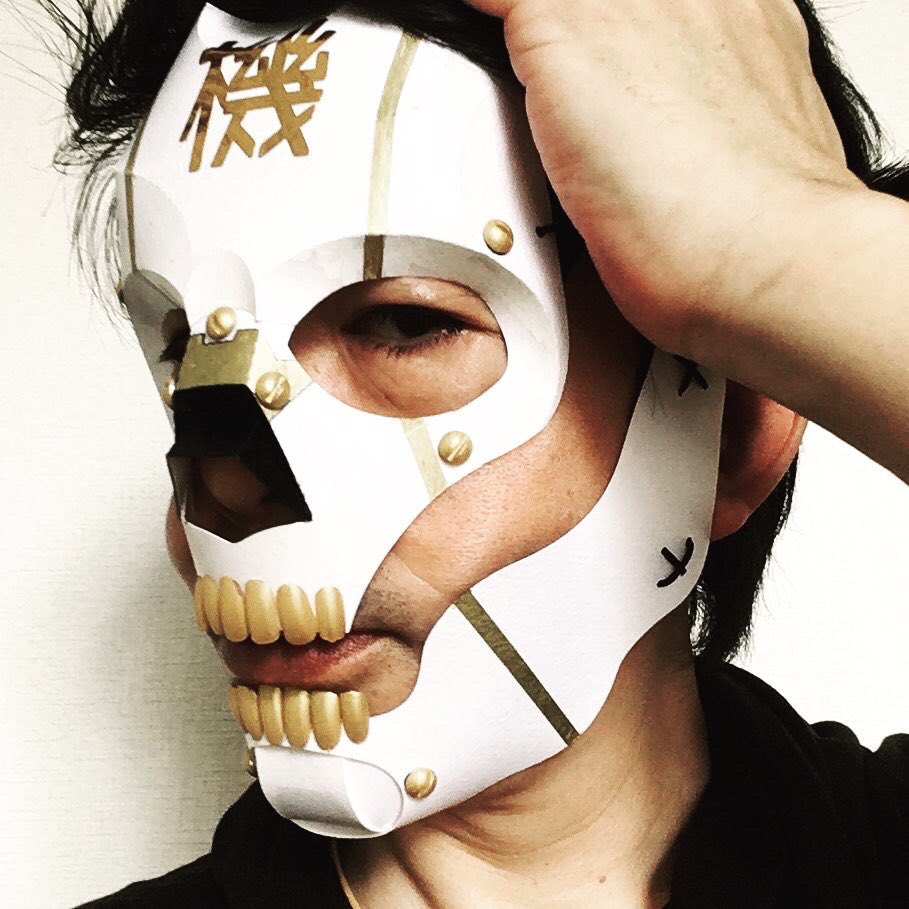 ネイルチップを使って歯を表現 怖かろう Takeo Hayashiのイラスト