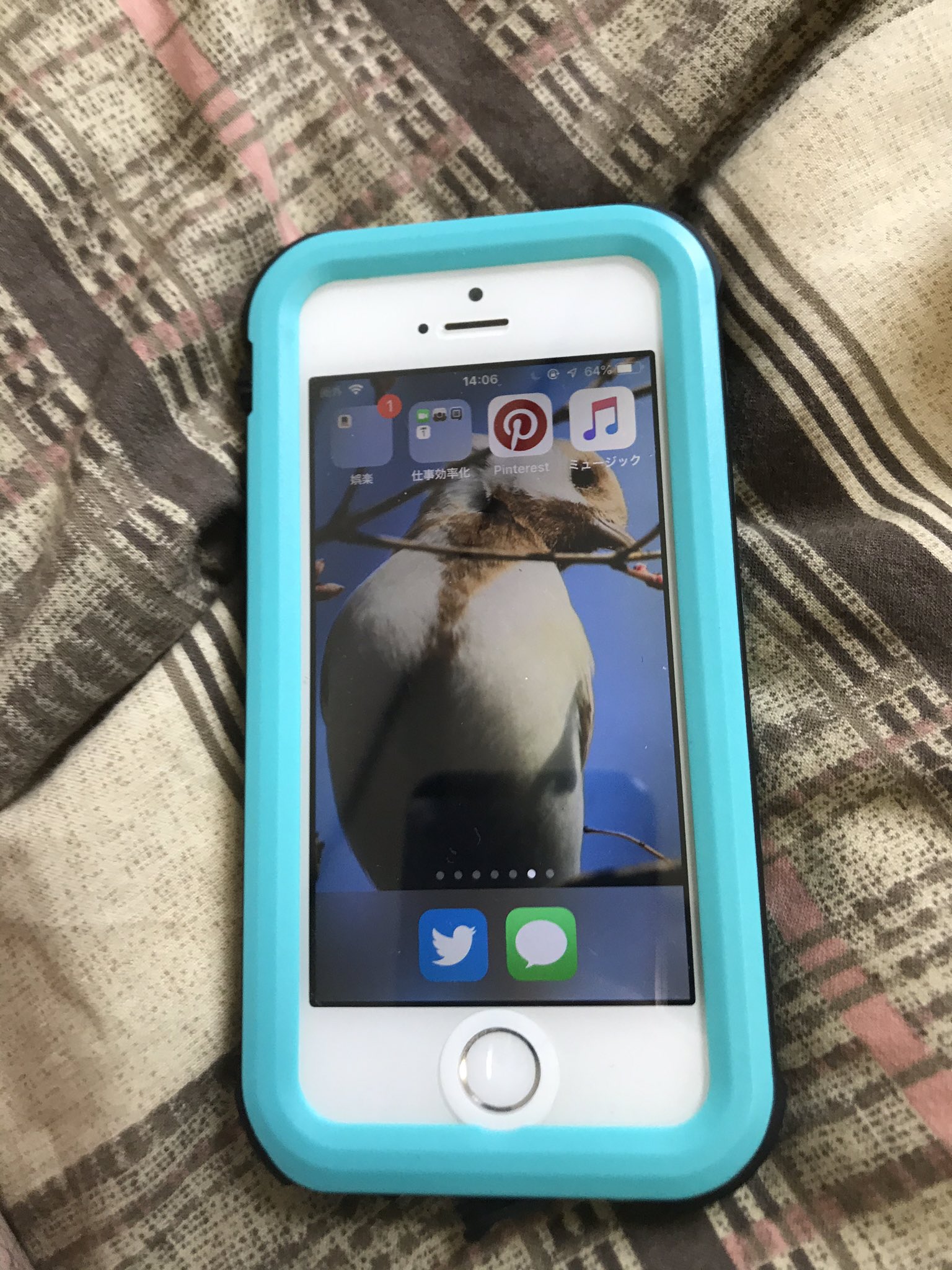 スギコウ 臨時用垢 中華製の防水スマホケースが想像以上に高品質だった 驚いたのは防水系あるあるの穴が小さくてイヤホンジャック 刺さらない問題 イヤホンの延長ケーブルが付属されてるから それを使えばどんなイヤホンでも使えるという神仕様 Iphone5