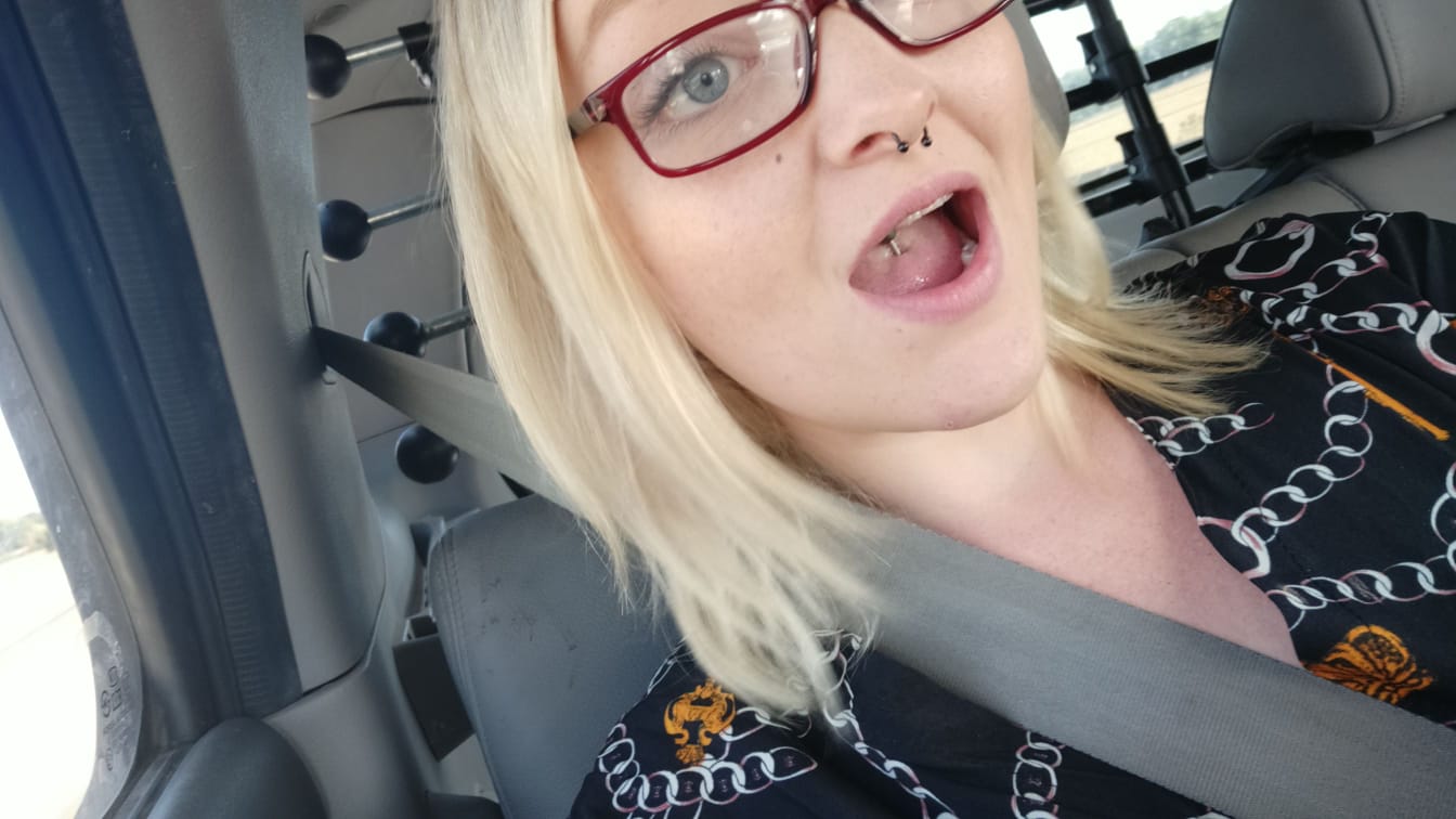 Snowbunny♠️ on X: Insert bbc here😇🥰 #snowbunny #bbclove #whitegirl  #German t.cogMJTob6cmF  X