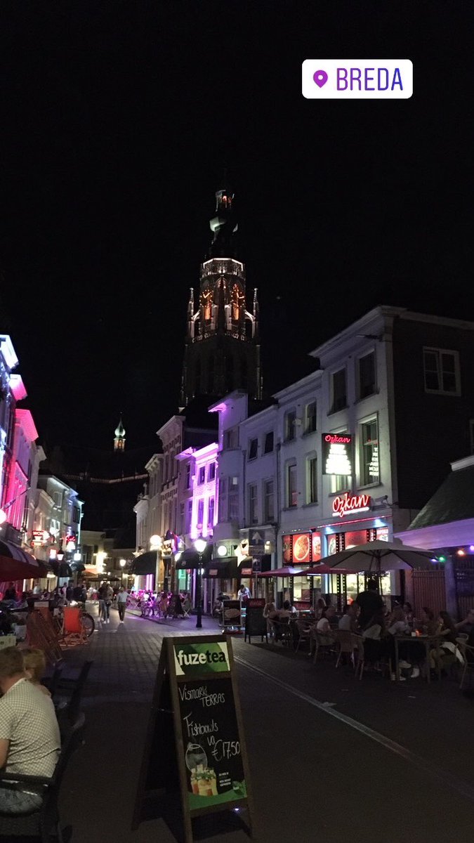 gertjandw's tweet photo. Breda gisteravond. Heerlijk uit eten geweest bij #tzusje #Breda https://t.co/Dp5xwMS0MO