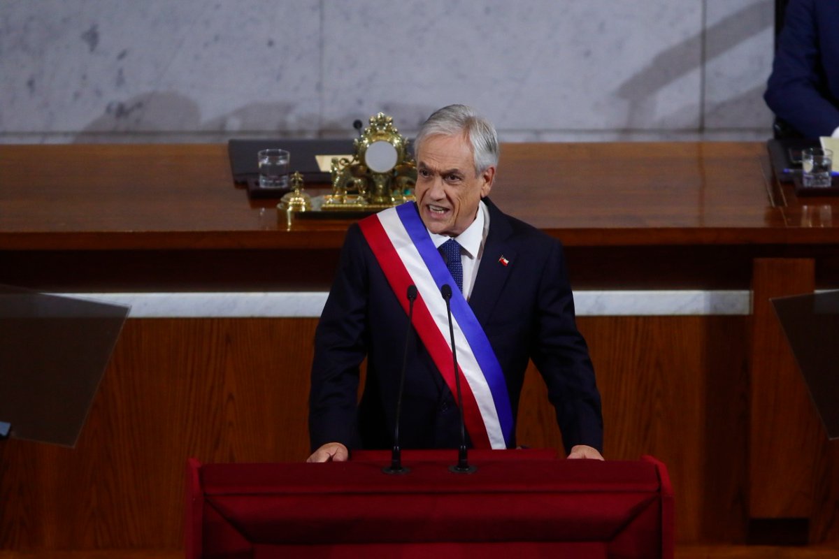 adnradiochile's tweet photo. 🔴 MINUTO A MINUTO | Presidente Piñera: "Buscamos una reforma al Sistema de AFP, introduciendo más competencia, más eficiencia, transparencia, menores cobros y mayor participación de los pensionados en la administración de sus propios ahorros" https://t.co/OYsmfbqm0O https://t.co/t5uZltPKa8