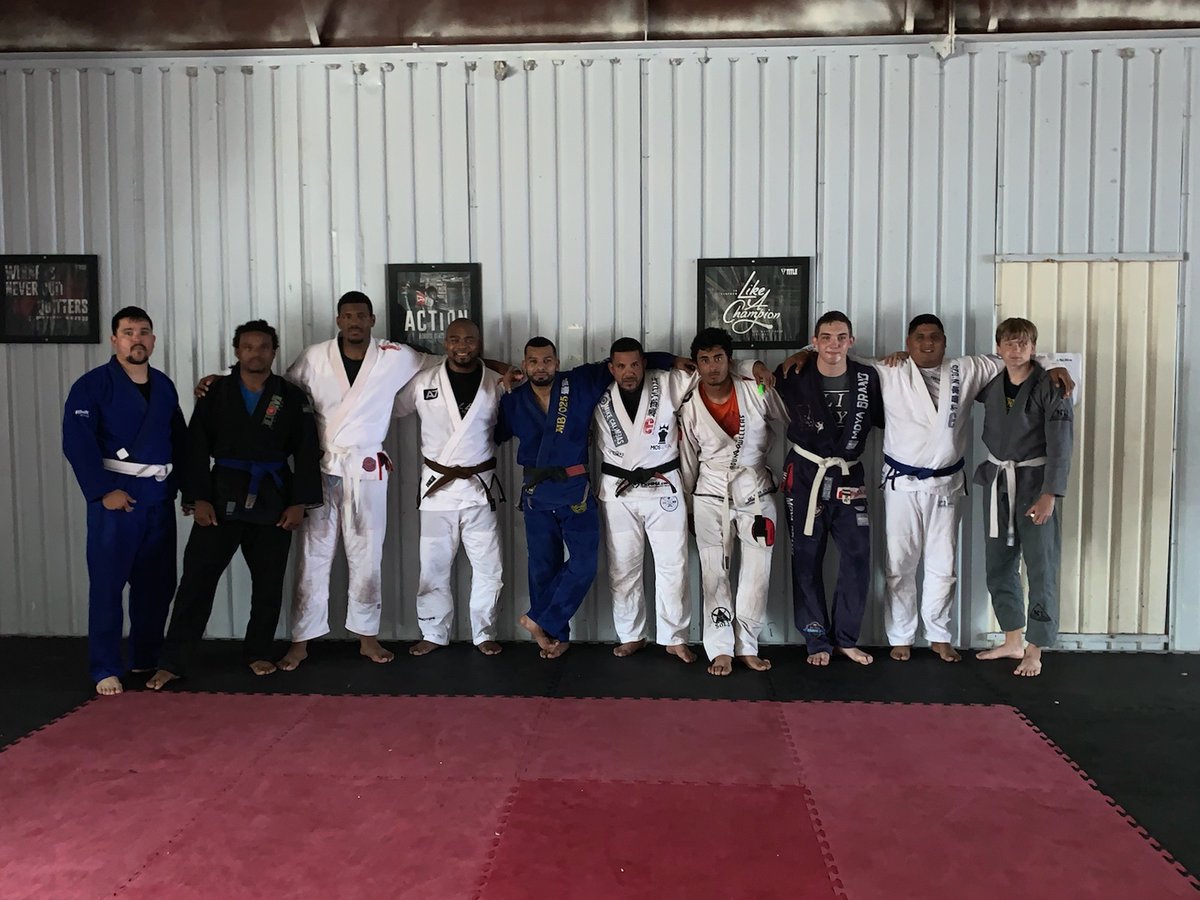 Rc79378142's tweet photo. My first jujitsu tournament getting pumped for it🥇🥇🥋 https://t.co/PO9hKpGOnz