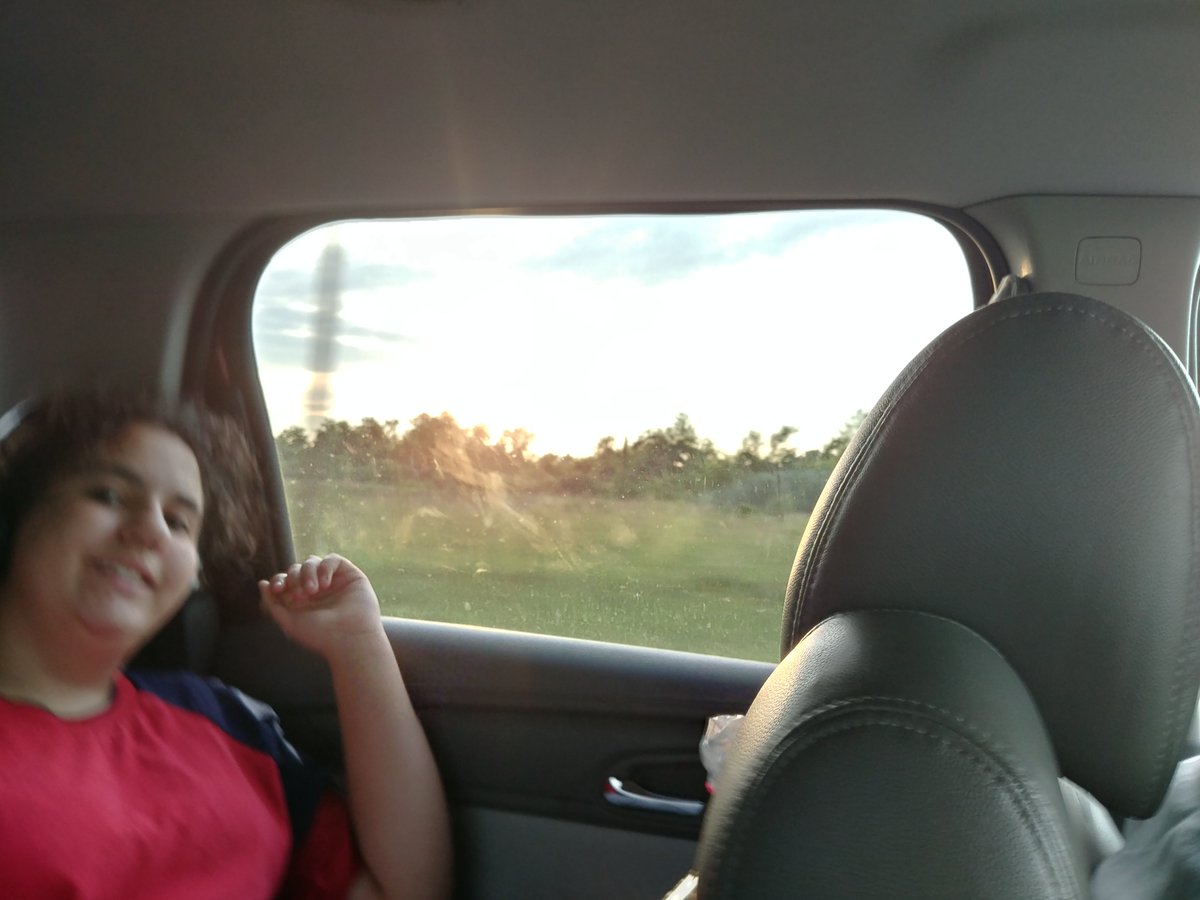 HisHollySmith's tweet image. Worship on the way to Marshall-- so GOOD! #sometimesbystep #vintage #shaneandshane