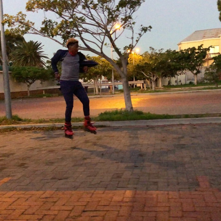 _adjz_'s tweet photo. When a tornado 🌪 meets a volcano 🌋... 💭 💭 💭
.
.
.

#rollerblades #rollerblading #aggressiveinline #aggressiveskating #streetblading #blades #patinsstreet #patinsinline #patinsinline #patinsquad #patinslovers #patinsevida #mindblown #patins #amopa… https://t.co/fFR2wkTise https://t.co/44xzTEG0jV