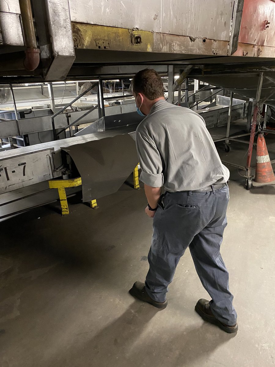 UPS_CTBaSE's tweet photo. For combating Struck by/Struck against injury, our mechanic Derrick shows care for head injury by properly ducking below a conveyor on his way to a repair. As he drives away, he slows down and looks to avoid hitting people and poles ##nedjuly2020takeaway @safetyfirstNED https://t.co/S3Amz5r0v0