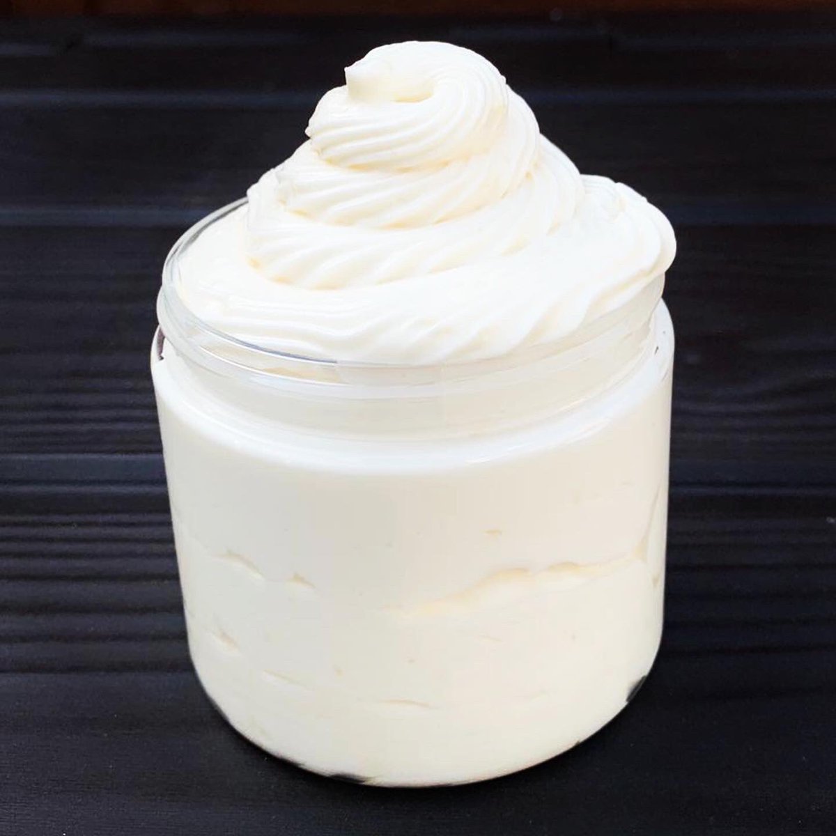 SisrootShea's tweet photo. Providing whipped shea butter hair and skin care using all natural ingredients 🌱 Guaranteed to leave you glowing from head to toe 💫 
https://t.co/azPj1txuJD #BlackPoundDay #sheabuttergoodness https://t.co/i1lC6Fqqlu